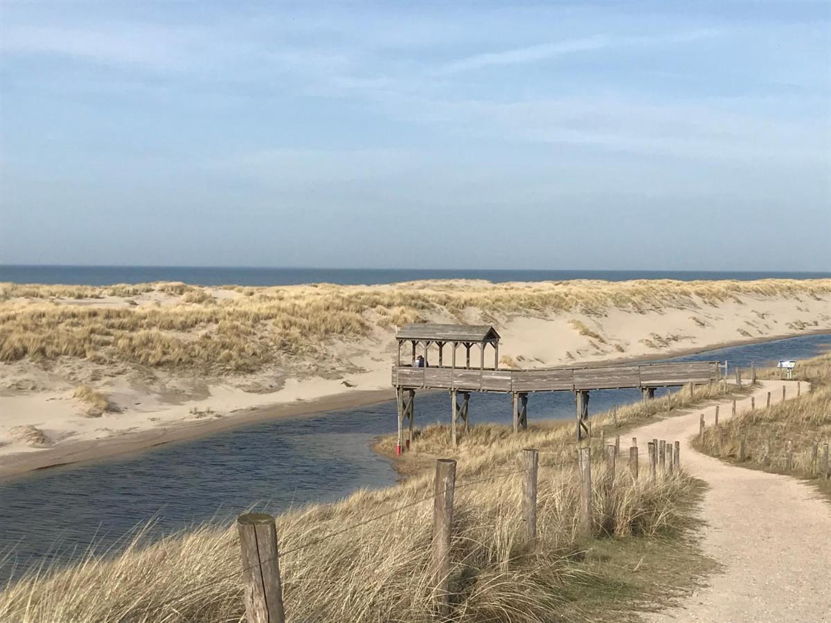 Strandhuis De Zeeparel Met Hottub Petten Esterno foto