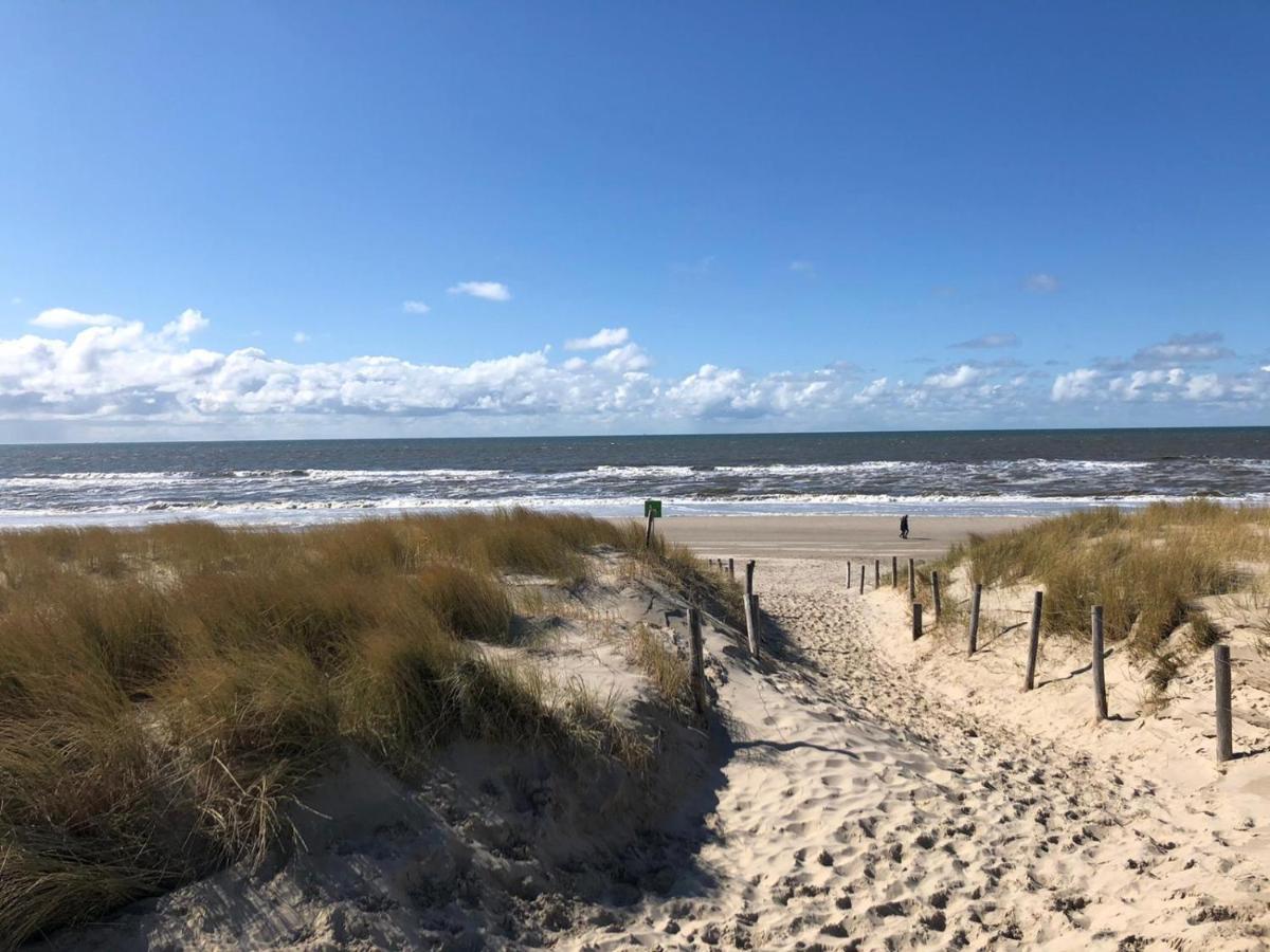 Strandhuis De Zeeparel Met Hottub Petten Esterno foto