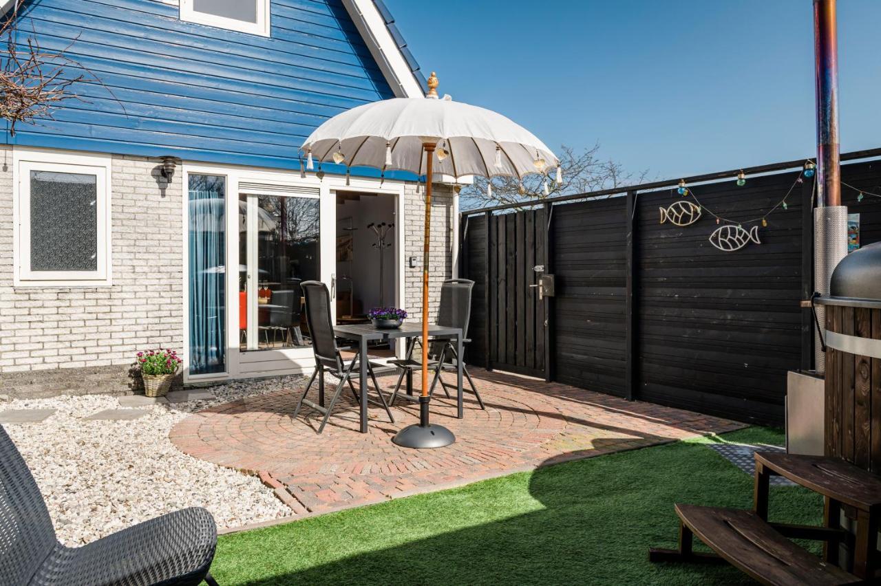 Strandhuis De Zeeparel Met Hottub Petten Esterno foto