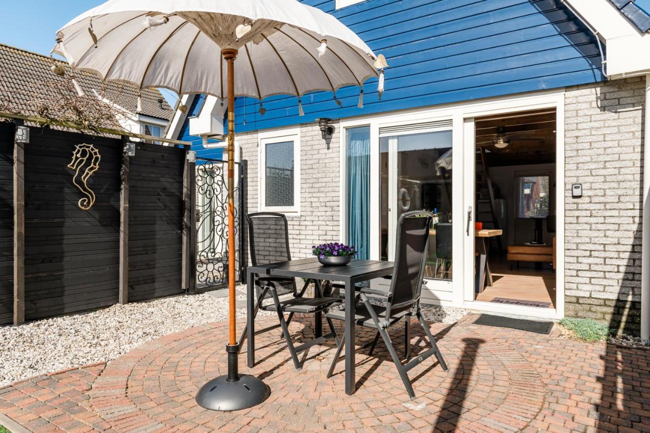 Strandhuis De Zeeparel Met Hottub Petten Esterno foto