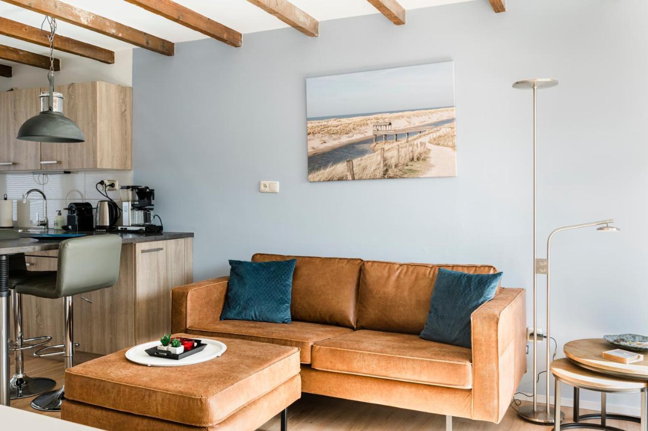 Strandhuis De Zeeparel Met Hottub Petten Esterno foto